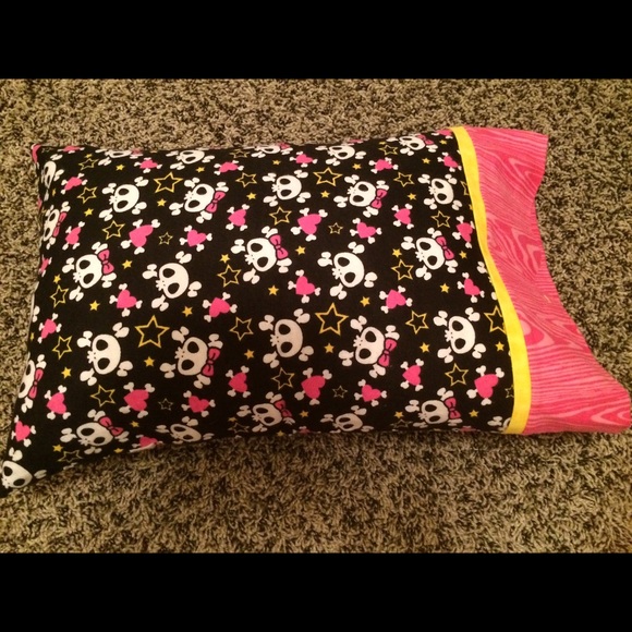 Handmade baby/toddler rag quilt and pillow set - Picture 2 of 4