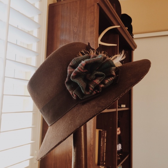 Brown 100% Wool Vintage Looking Hat