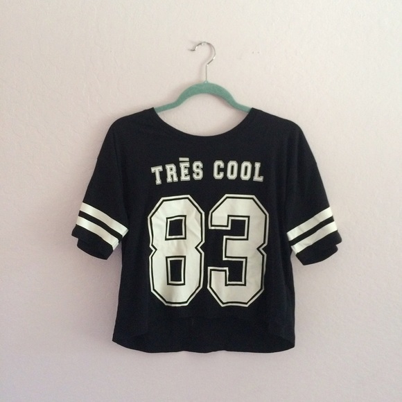 f21 "tres cool" 83 varsity stripe crop tee