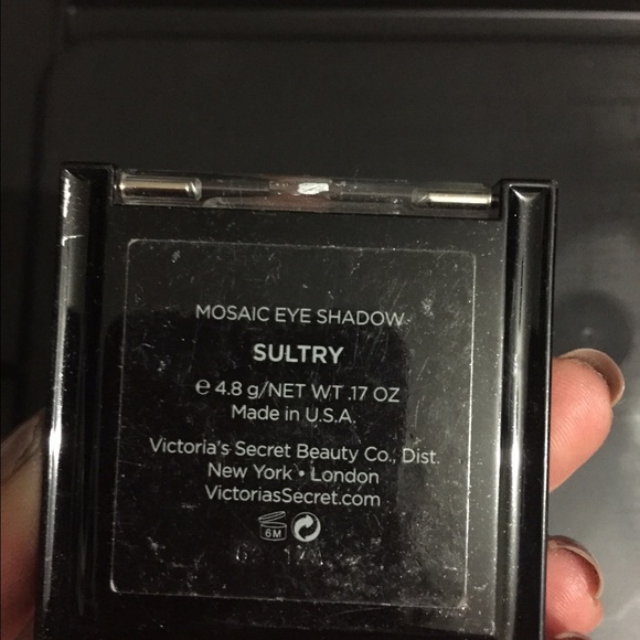 Victoria Secrets makeup bundle - Picture 4 of 4