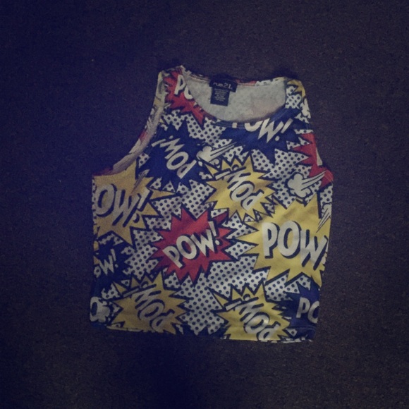 "POW" crop top