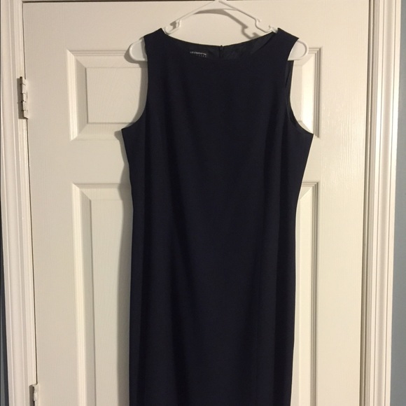 🎉ONE DAY SALE!🎉 Navy Sheath dress