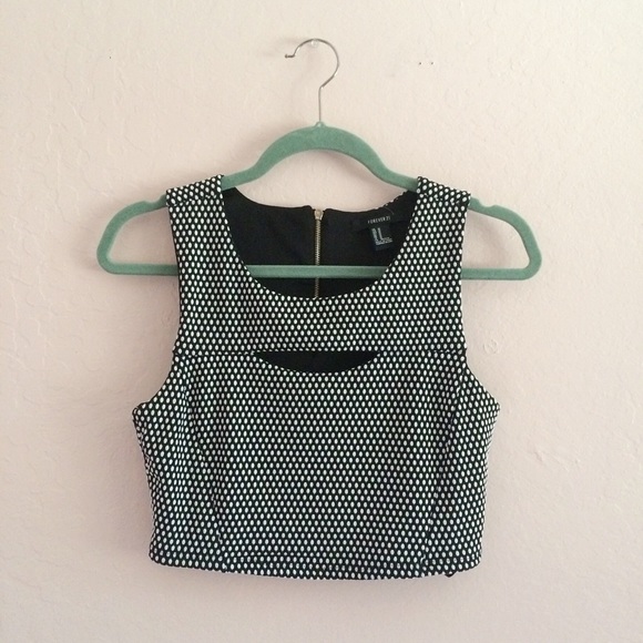 f21 textured dot cut out crop top