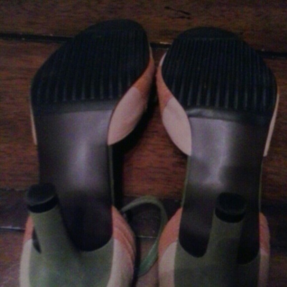 Chic Coup D'ETAT Suede Heel - Picture 2 of 4