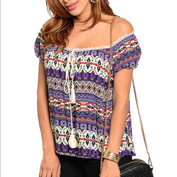 Sweet Claire - Tribal on/off-shoulder top - Picture 4 of 7
