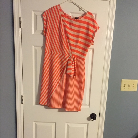 🎉 FINAL PRICE! 🎉Striped faux wrap dress