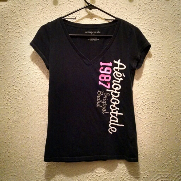 Black aero v-neck