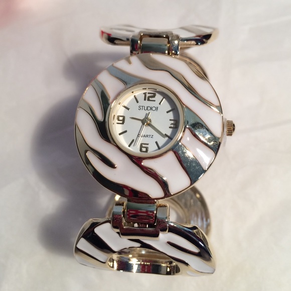 Reduced!! New watch bracelet. Studio Quartz - Picture 4 of 4