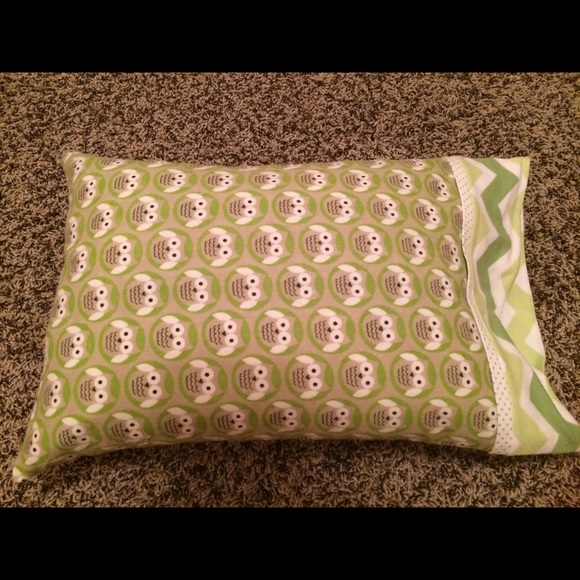 Handmade baby/toddler rag quilt and pillow set - Picture 2 of 4