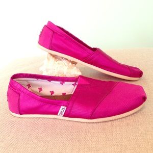 Pink satin TOMS! 💕