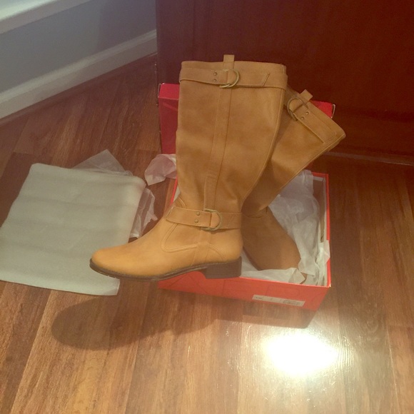 BRAND NEW Aerosoles