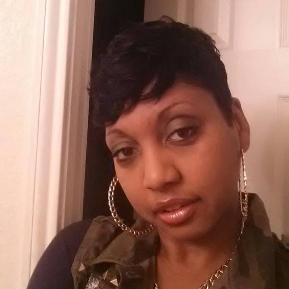 Meet your Posher, Anissia - Picture 1 of 1