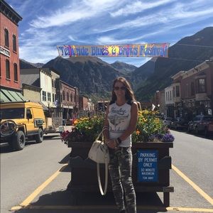 Meet your Posher, Lisa