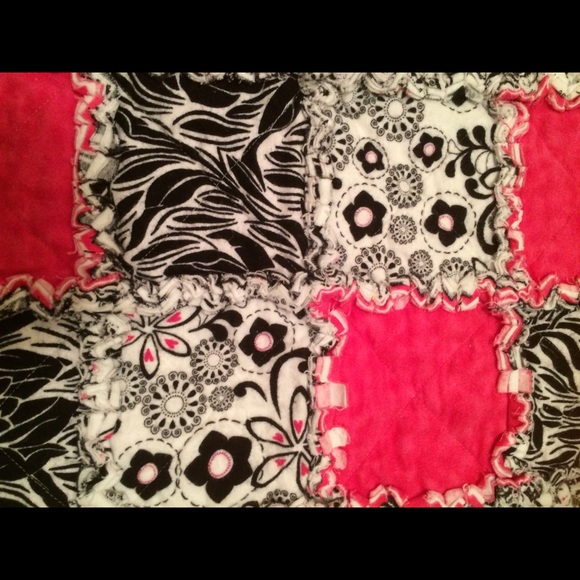 Handmade baby/toddler rag quilt and pillow set - Picture 3 of 4