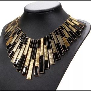 Exquisite bib choker statement necklace gold black