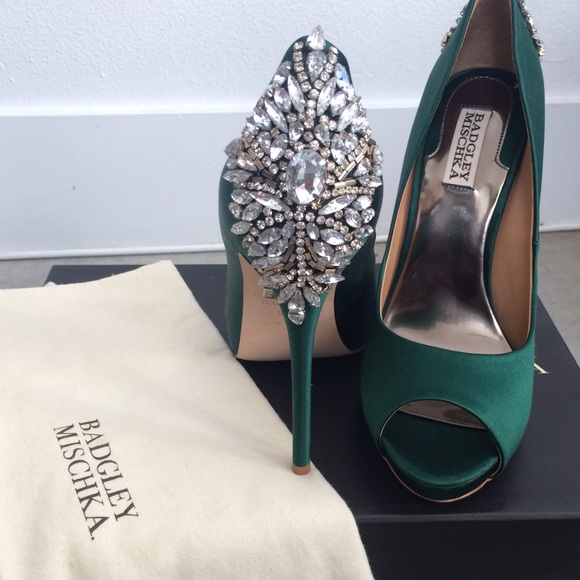 Brand new Badgley Mischka Kiara platform peeptoe