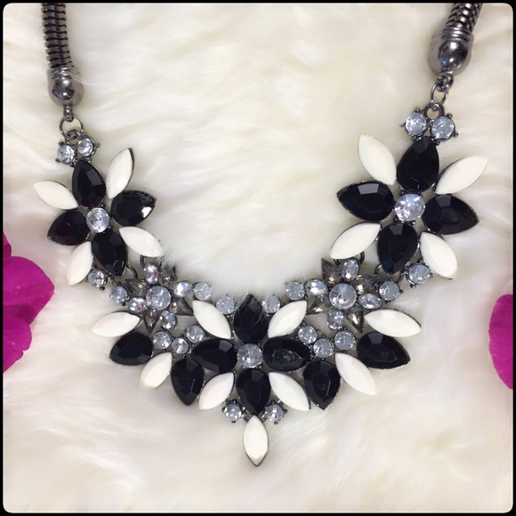 REORDER: Black & White Statement Necklace - Picture 3 of 4