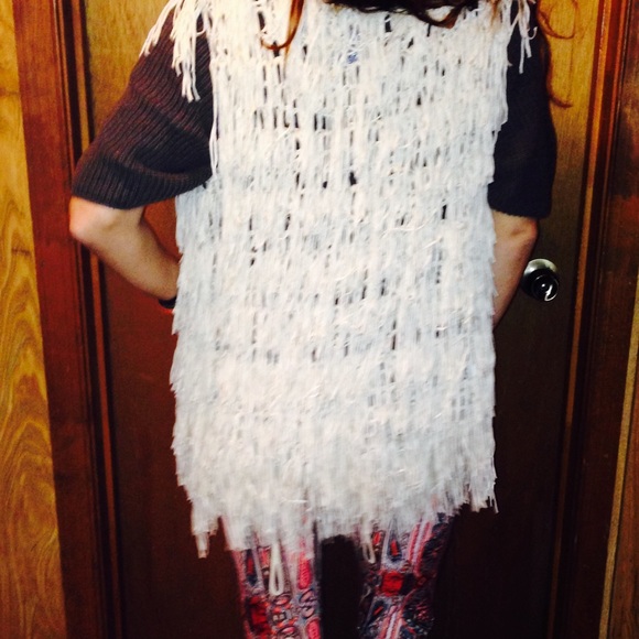 ⚡️SALE⚡️LAST CHANCE  FP ISH BOHO GYPSY FRINGE VEST - Picture 4 of 4