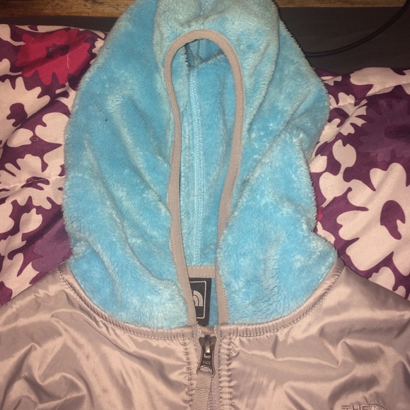 Fuzzy Northface - Picture 3 of 4