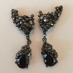 Black dangling earring