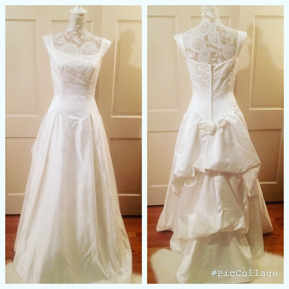 Wedding Dress By Venus - Satin