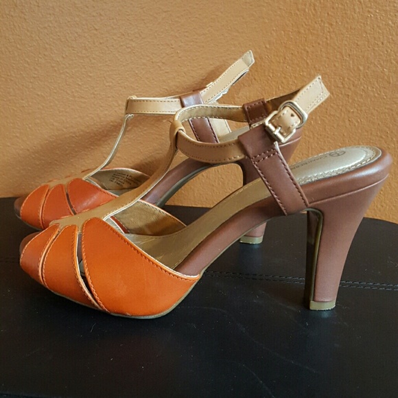 Giana Bernini Open Toe Slingback Heels - Picture 2 of 4