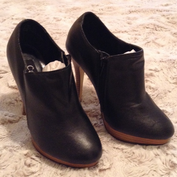 Camil- Victoria's Secret booties