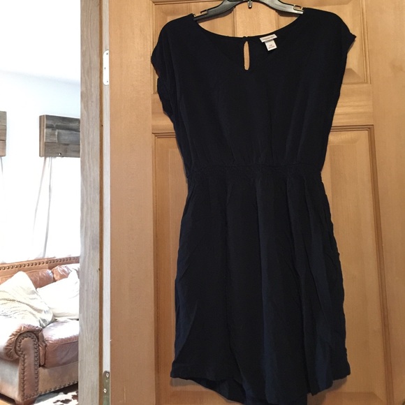 Stretch waist black dress + keyhole back