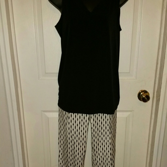 Bundle top and pants can be purchased separately. - Picture 2 of 3