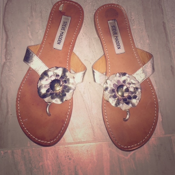 Steve Madden golden flower sandals 7.5