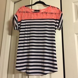 Comfy T-shirt sz small