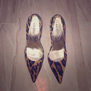 Guess 7.5 heels leopard print