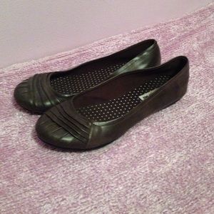 American Eagle brown flats