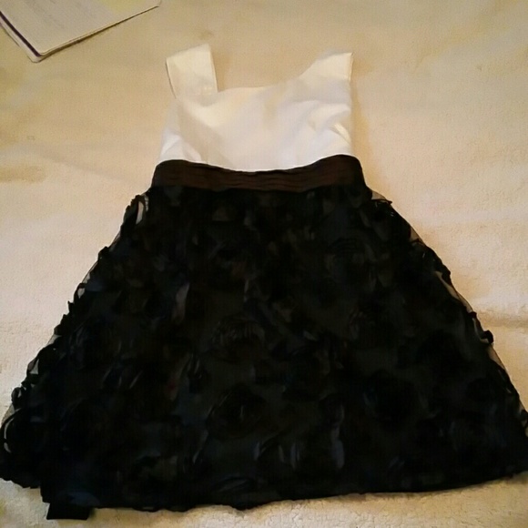 Beautiful Girls Silky Dress!