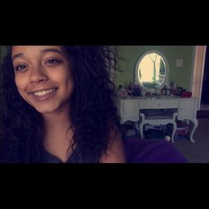 Meet your Posher, Isabel