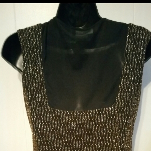 Top : Gold shimmery sleevless evening  blouse. - Picture 2 of 2