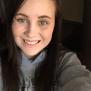 Meet your Posher, Candice