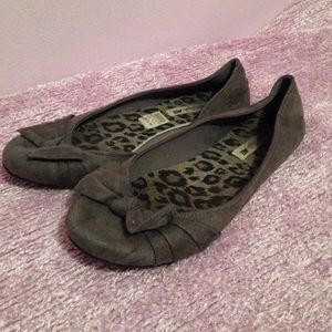 American Eagle grey flats with a bow