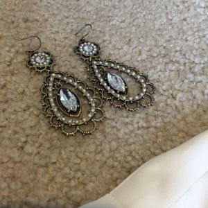 Pearl seed drop earring