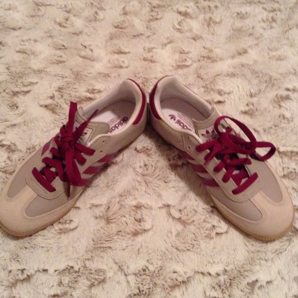Adidas Samba- Tan wi/ Maroon stripes- NBW