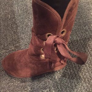 Suede brown slipper boots