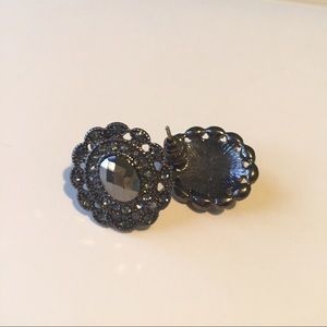 Black rhinestone stud earrings