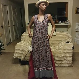 Never worn, outstanding patterns on this easy to