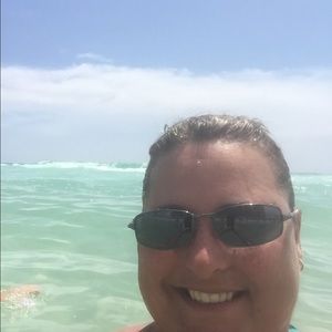 Meet your Posher, Evelene