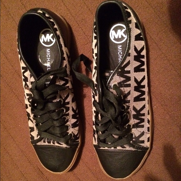Authentic Michael Kors sneakers size 7