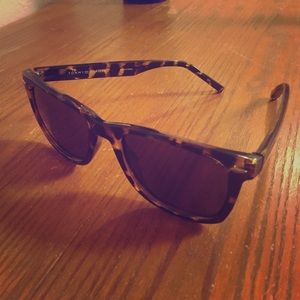Tommy Hilfiger Wayfarer Sunglasses