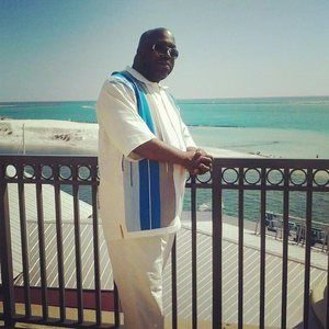 Meet your Posher, Larry