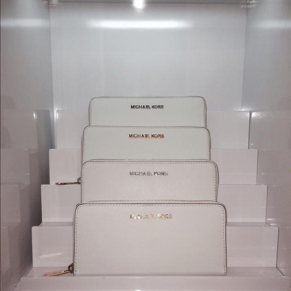✨ Michael Kors Wallet ✨ NWT