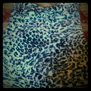 Adorable cheetah print tube top.