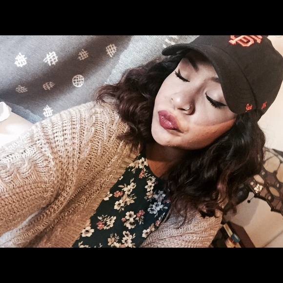 🤘🏽A little about the seller🤘🏽 - Picture 1 of 3